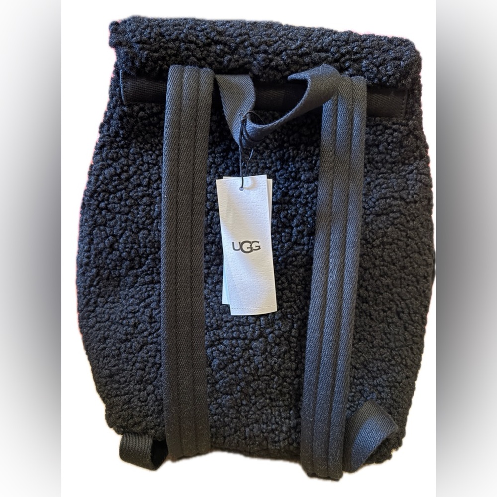 ✨NEW✨ Ugg Backpack - Picture 2 of 4